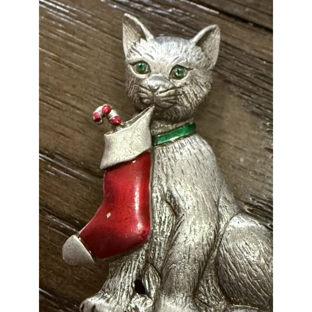 VTG Cat w Red Enamel Holiday Stocking Brooch Pin Pewter JJ Jonette Kitten Kitty